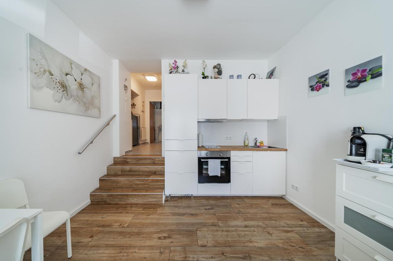 Modernes Appartement Nahe U-Bahn Und Schoenbrunn เวียนนา ภายนอก รูปภาพ