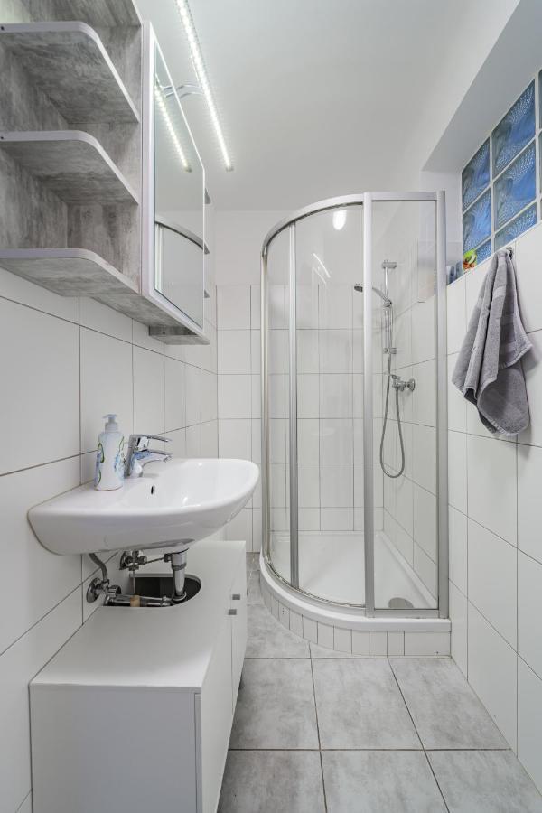 Modernes Appartement Nahe U-Bahn Und Schoenbrunn เวียนนา ภายนอก รูปภาพ