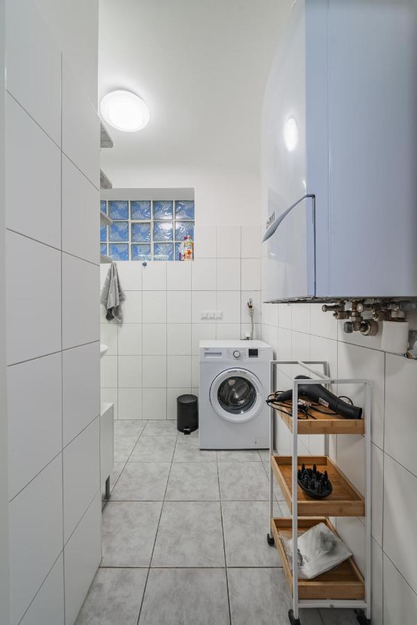Modernes Appartement Nahe U-Bahn Und Schoenbrunn เวียนนา ภายนอก รูปภาพ