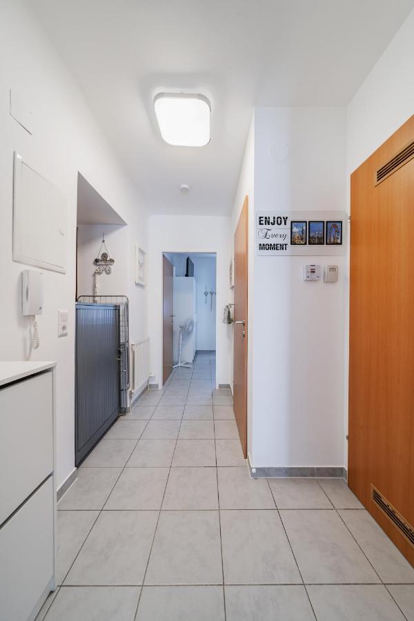 Modernes Appartement Nahe U-Bahn Und Schoenbrunn เวียนนา ภายนอก รูปภาพ